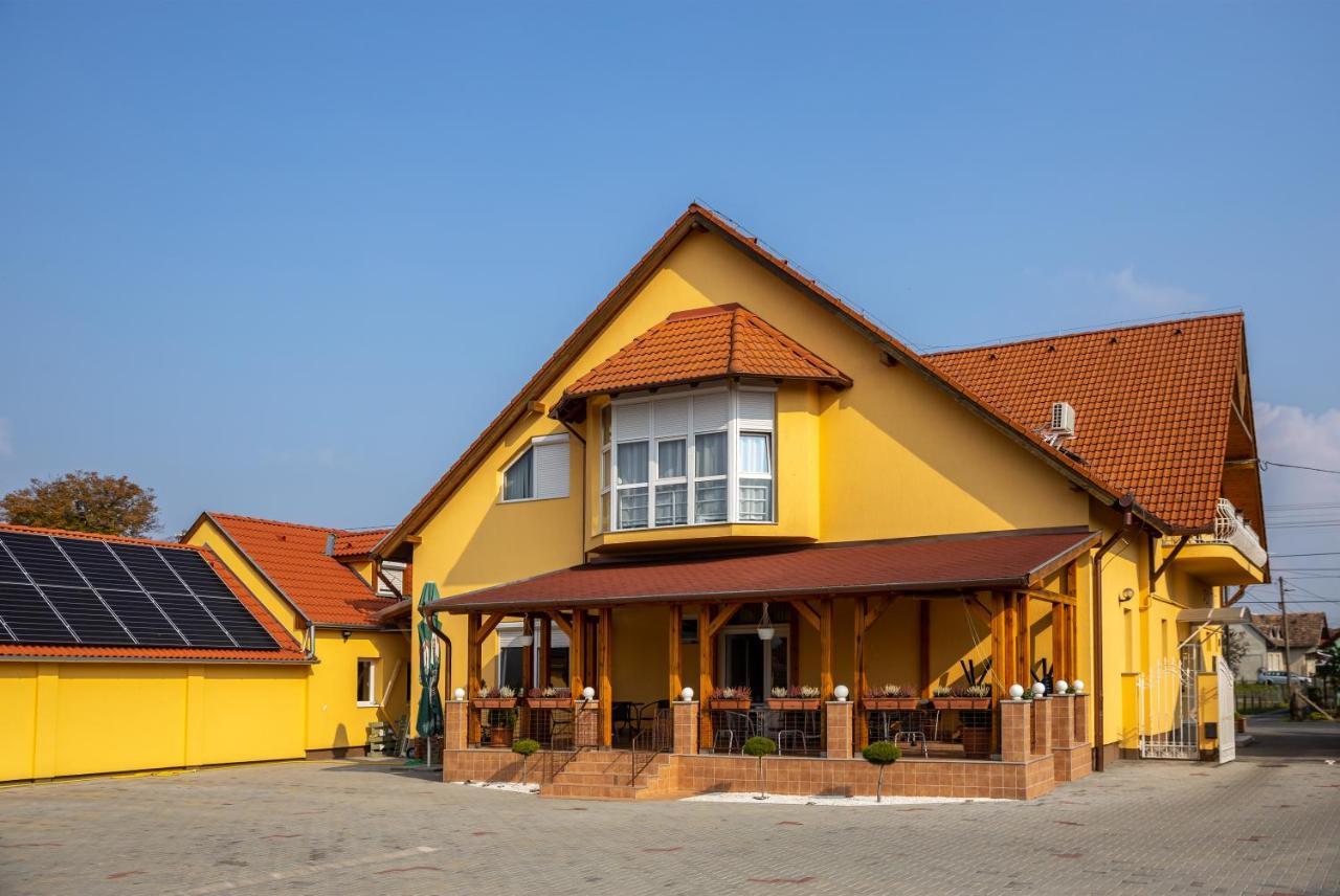 Hotel Betli Panzió Zalaegerszeg Exterior foto
